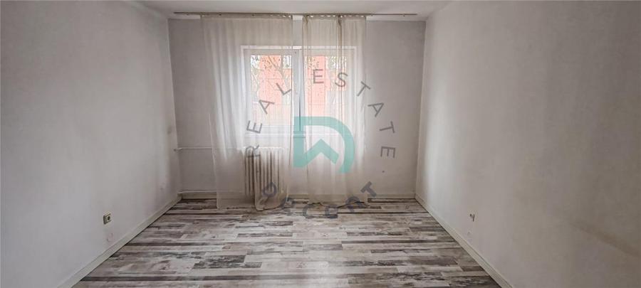 Apartament cu 2 camere semidecomandat în Florilor