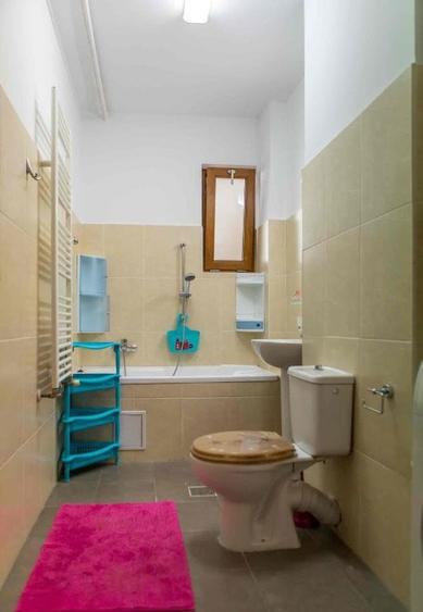 Apartament cu 3 camere decomandat în Tineretului