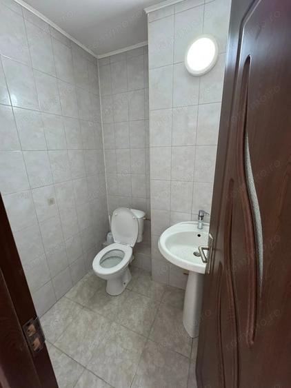 Apartament cu 3 camere decomandat în Girocului