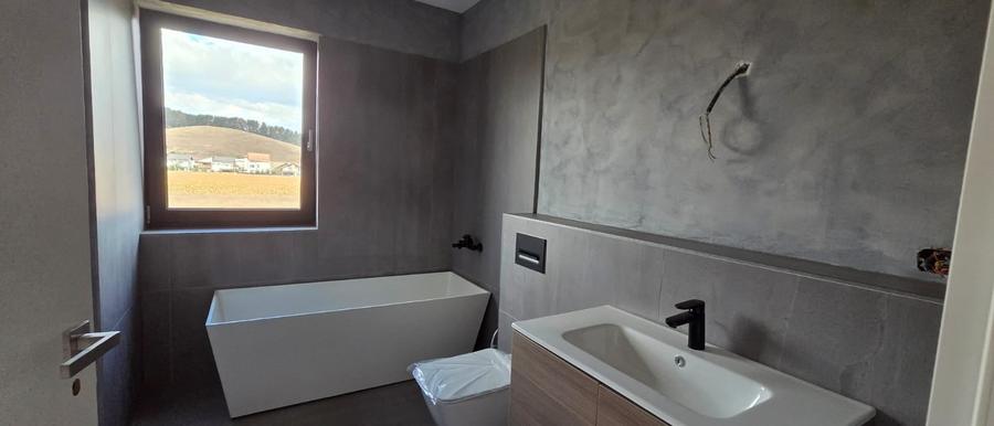 Casă individuală cu 5 camere cu Teren 500 Mp în Sânpetru