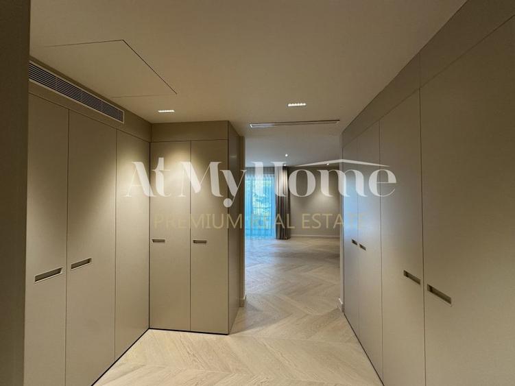Apartament cu 4 camere decomandat în Kiseleff