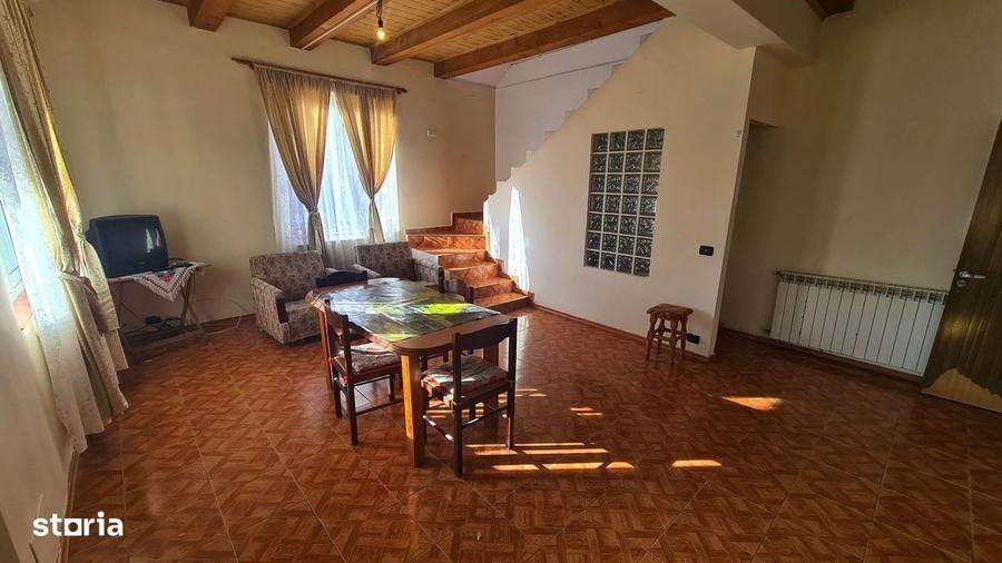 Casă cu 3 camere în Central