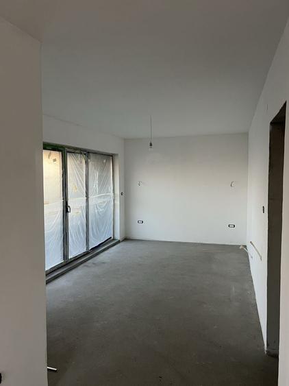 Casă cu 4 camere în Bariera Vâlcii