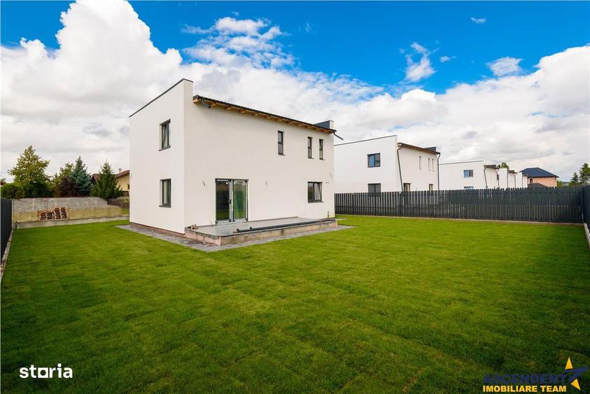 Casă cu 4 camere cu Teren 525 Mp în Sânpetru
