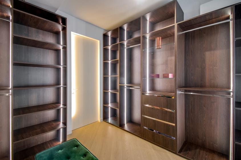 Apartament cu 3 camere semidecomandat, mobilat în Pipera