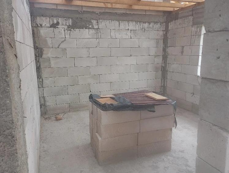Casă cu 3 camere cu Teren 1700 Mp în Uliești