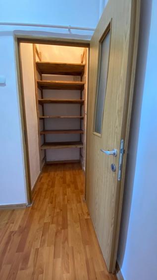 Apartament cu 2 camere decomandat în Tractorul