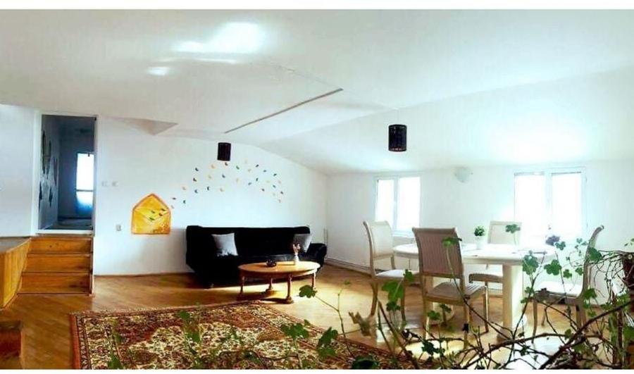 Casă cu 4 camere cu Teren 400 Mp în Central