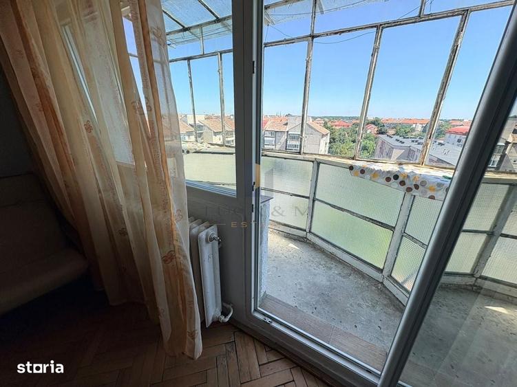 Garsonieră decomandată în Lunei