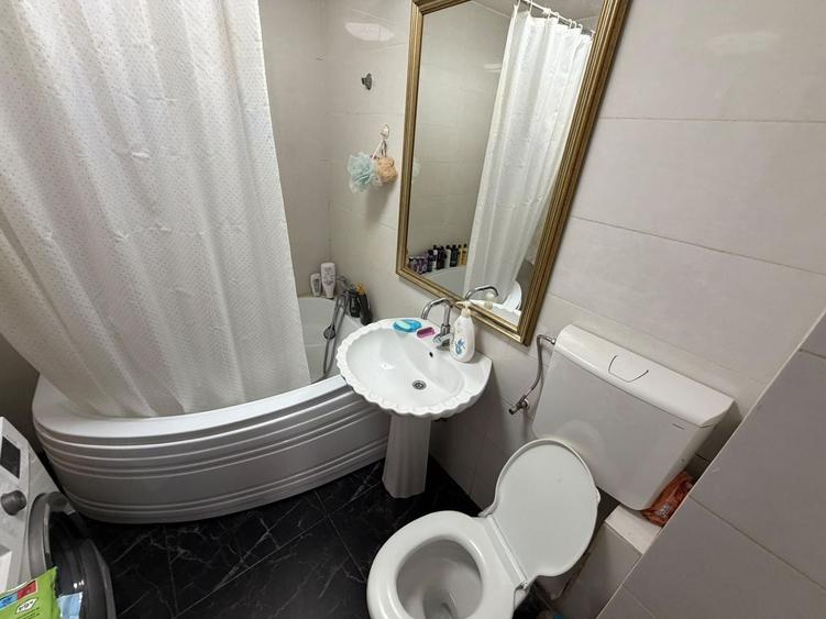 Casă individuală cu 4 camere cu Canalizare în Dobroești