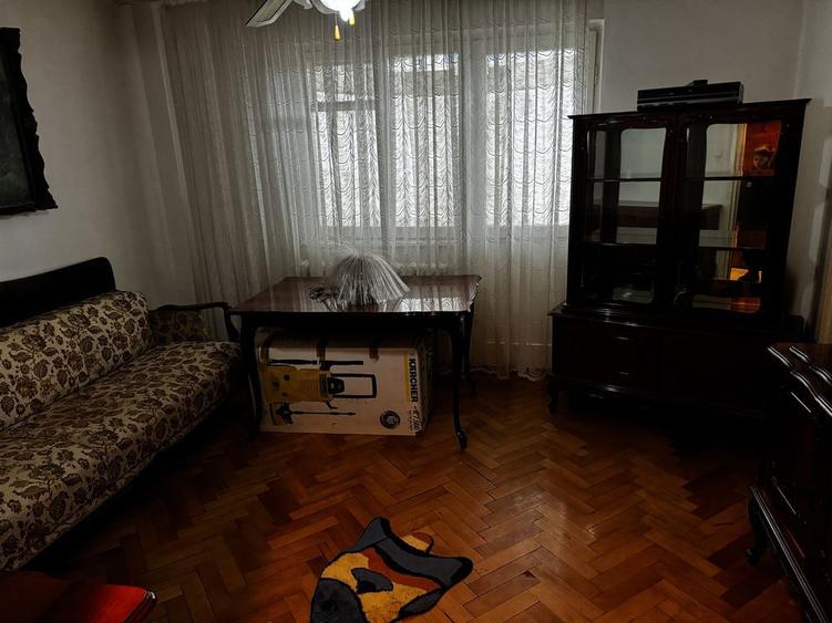 Apartament cu 2 camere semidecomandat în Dâmbu Pietros