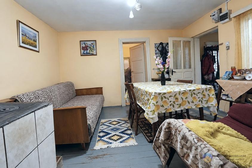 Casă individuală cu 4 camere cu Canalizare în Precista