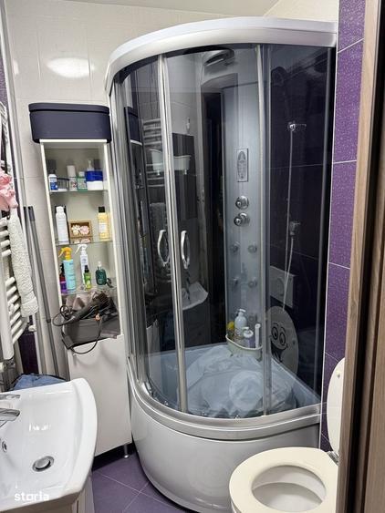 Apartament cu 4 camere în Berceni