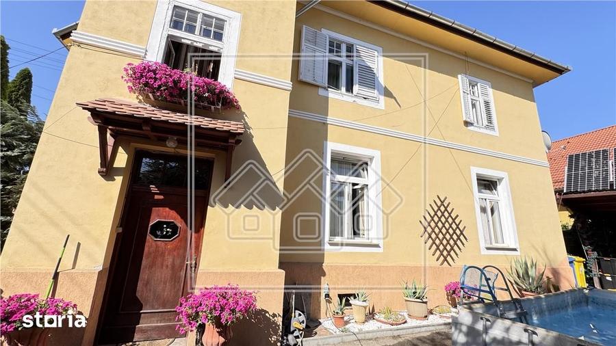 Apartament cu 4 camere decomandat în Sub Arini