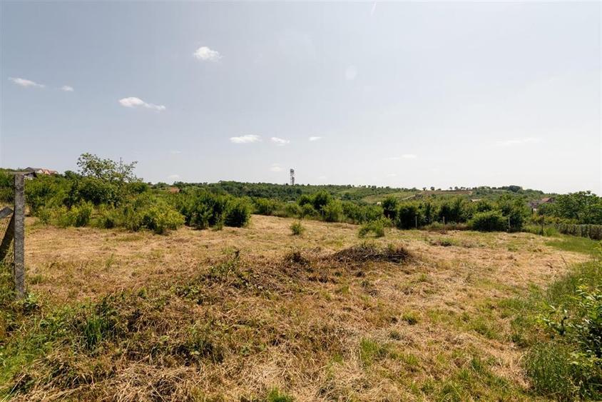 Teren intravilan de 1200 mp, în Paleu