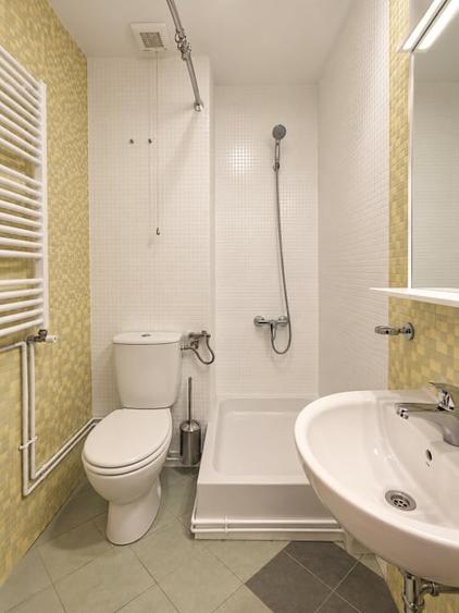 Apartament cu 2 camere decomandat, mobilat în Central