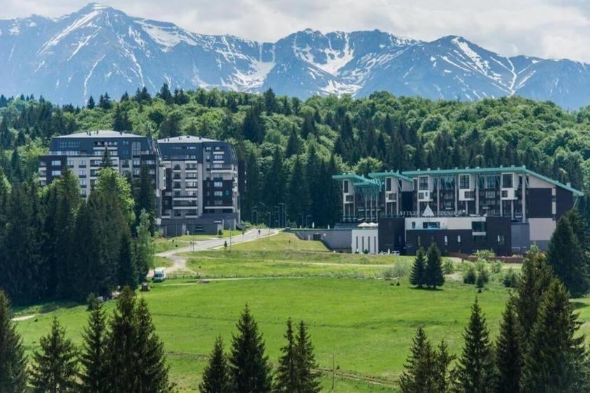 Apartament cu 3 camere decomandat, mobilat în Poiana Brașov