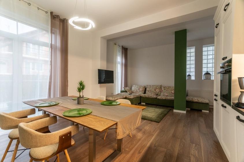 Apartament cu 3 camere decomandat în Calea Dumbrăvii