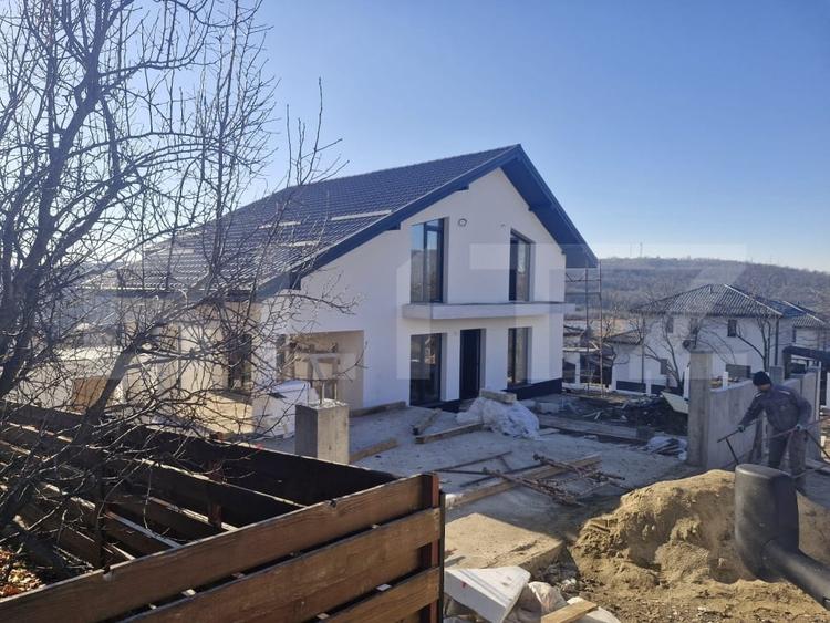 Casă individuală cu 5 camere cu Teren 500 Mp în Valea Adâncă