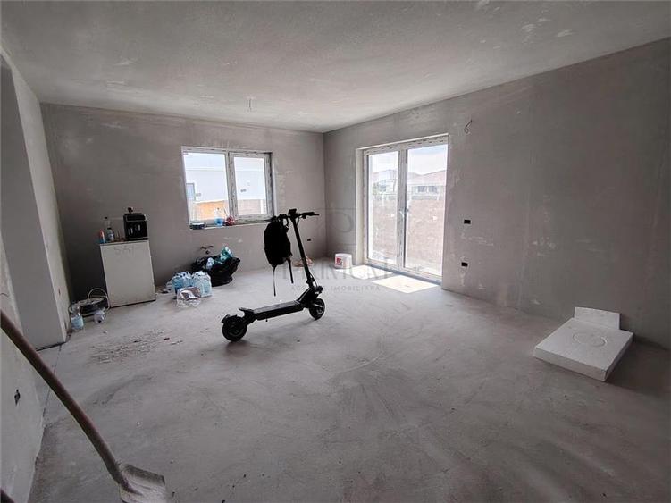 Duplex cu 4 camere cu Canalizare în Moșnița Nouă