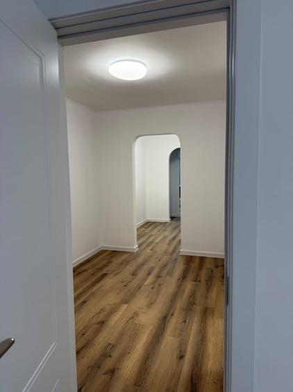 Apartament cu 3 camere decomandat în Crângași