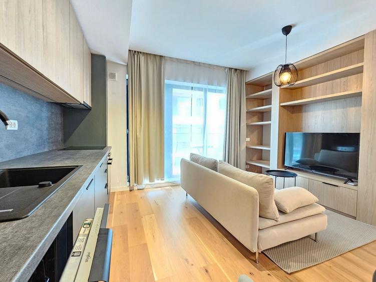 Apartament cu 2 camere semidecomandat, mobilat în Băneasa