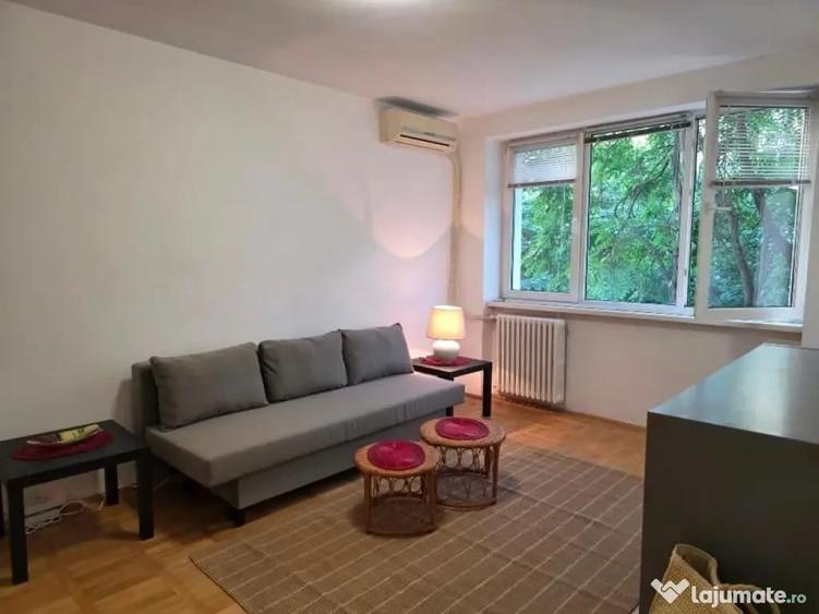 Apartament cu 2 camere semidecomandat în Vatra Luminoasă