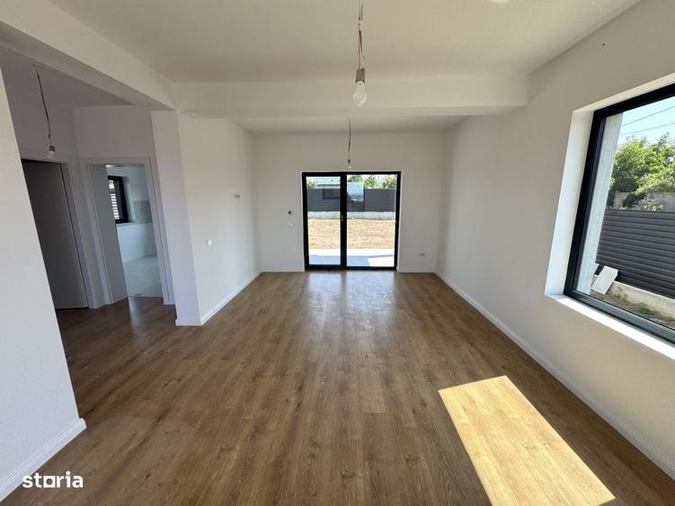 Casă cu 4 camere în Dancu