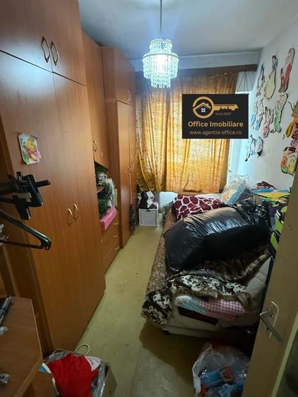 Apartament cu 4 camere decomandat în Traian
