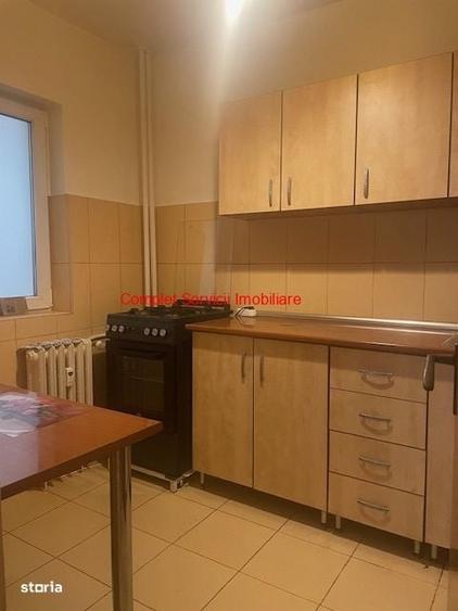 Apartament cu 3 camere decomandat în Drumul Taberei