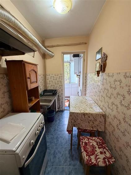 Apartament cu 2 camere semidecomandat în Podu Roș