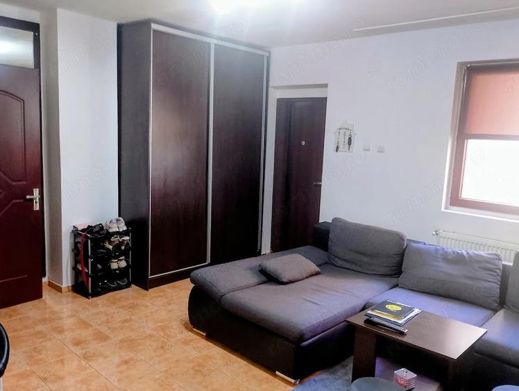 Apartament cu 3 camere decomandat în Telegrafului