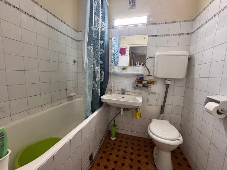 Apartament cu 3 camere decomandat în 1 Decembrie 1918