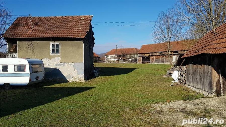 Casă cu 8 camere cu Teren 3008 Mp în Rișculița