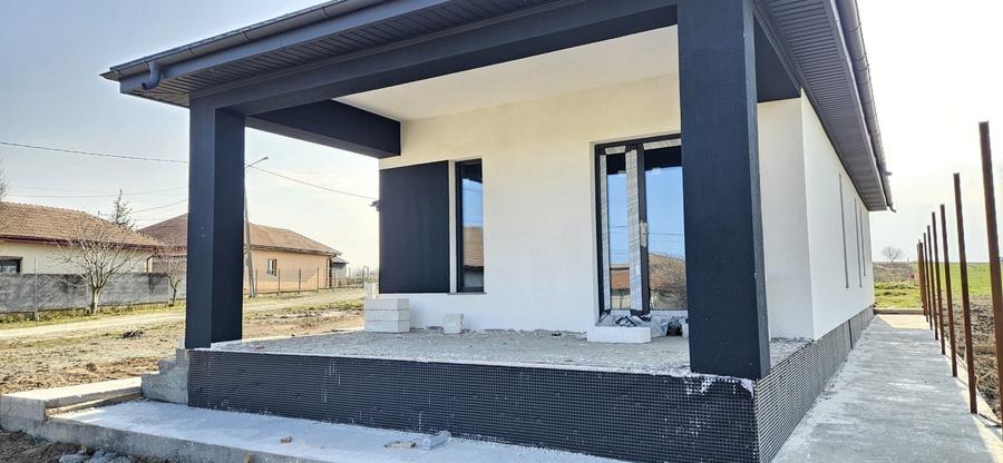 Casă cu 3 camere cu Teren 764 Mp în Central