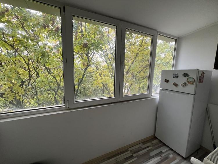 Apartament cu 3 camere în Berceni