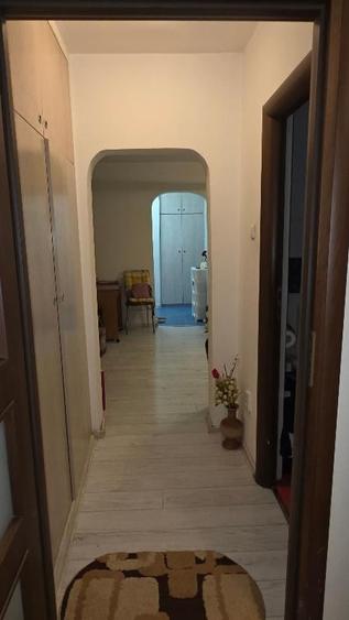Apartament cu 2 camere semidecomandat în Colentina