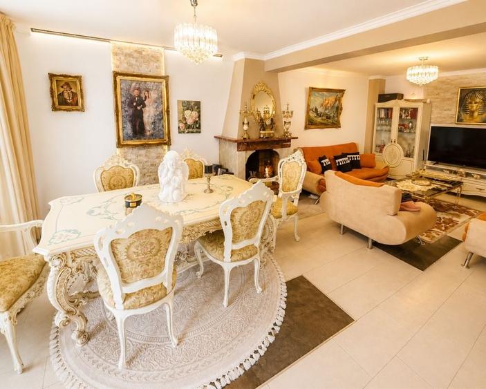 Casă cu 4 camere în Central