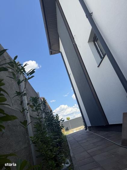 Casă cu 4 camere decomandat în Slătioara