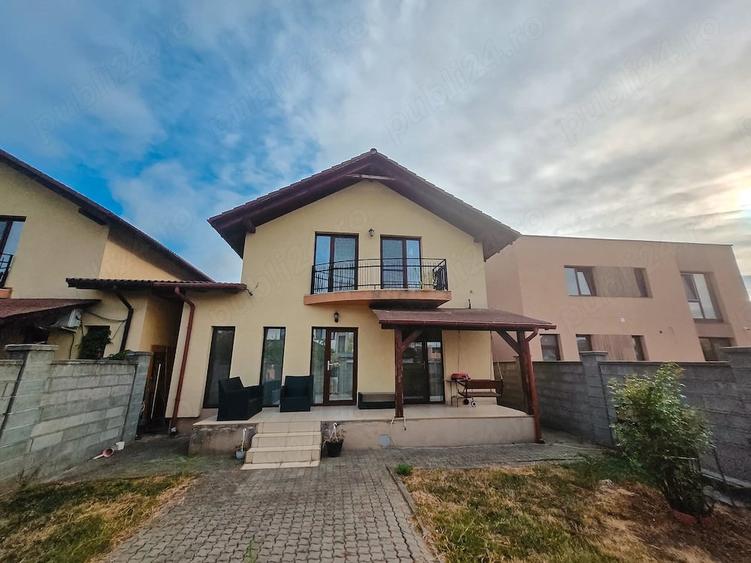 Casă cu Teren 300 Mp în Giroc
