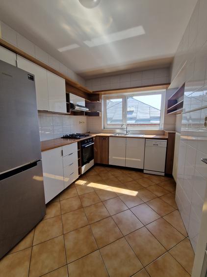 Apartament cu 3 camere decomandat în Kiseleff