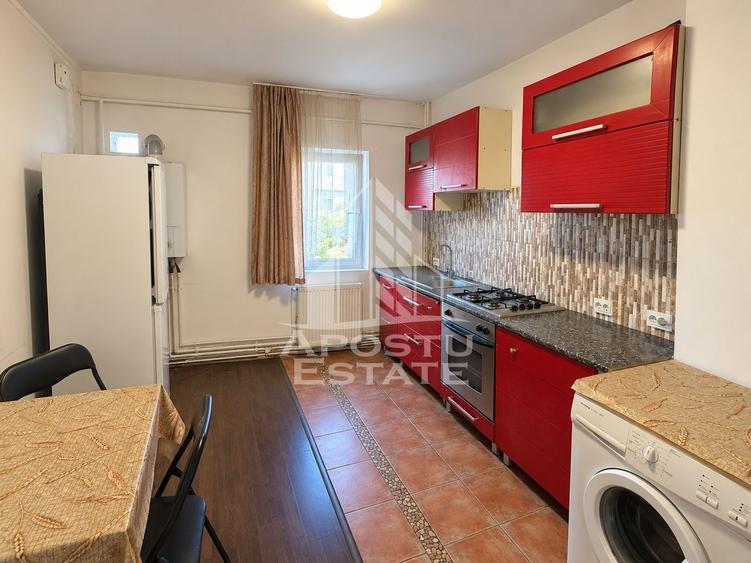 Apartament cu 2 camere semidecomandat, mobilat în Dâmbovița