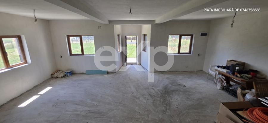 Casă individuală cu 7 camere cu Teren 2000 Mp în Colacu