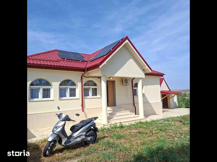 Casă cu 3 camere cu Teren 714 Mp în Șimnicu de Sus