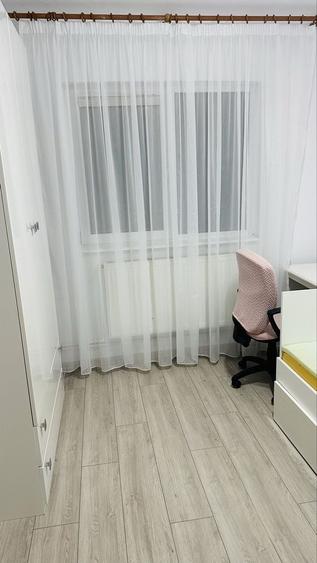 Apartament cu 4 camere decomandat în Central