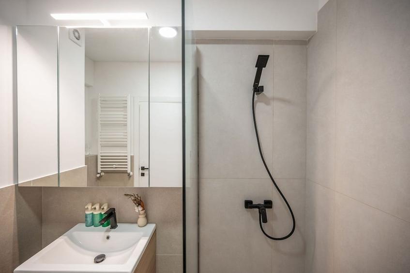 Apartament cu 2 camere decomandat în Mamaia-Sat