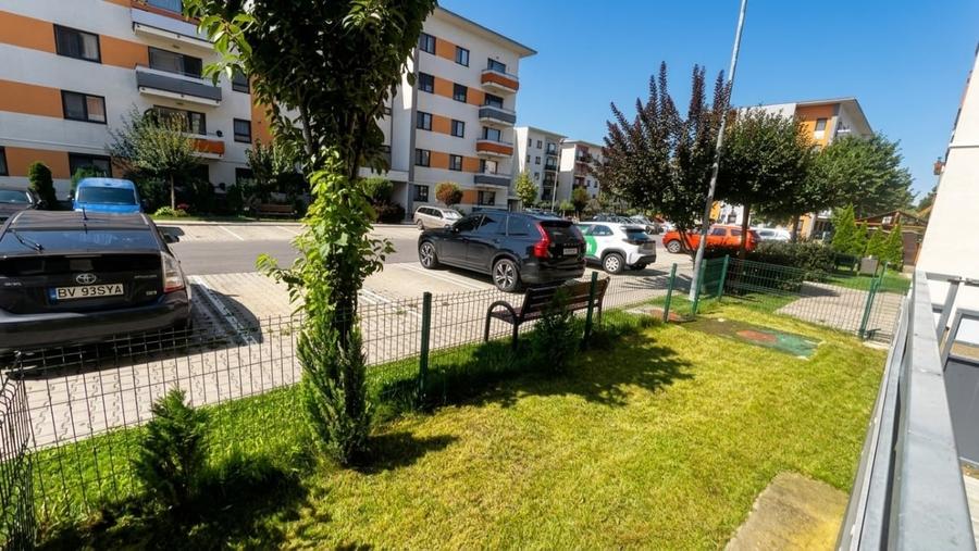 Apartament cu 2 camere decomandat, mobilat în Tractorul