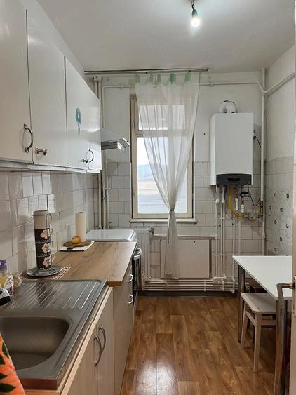Apartament cu 3 camere decomandat în Traian