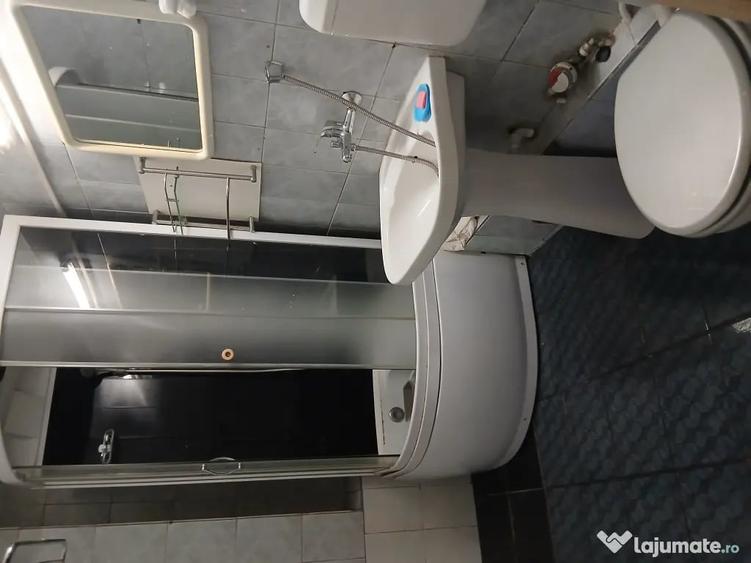 Apartament cu 3 camere decomandat în Nerva Traian