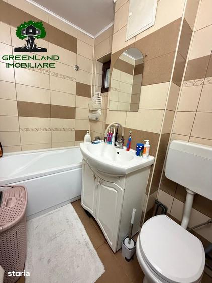 Apartament cu 3 camere în Podu Roș
